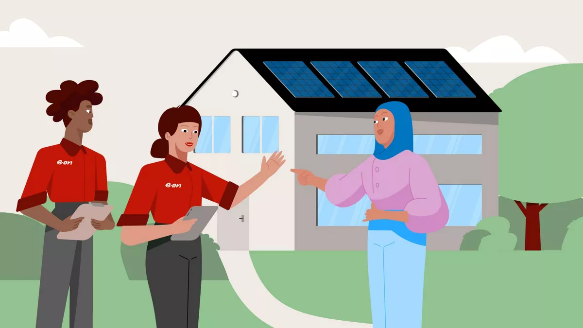 solarlotse Solarprofis beraten eine Kundin